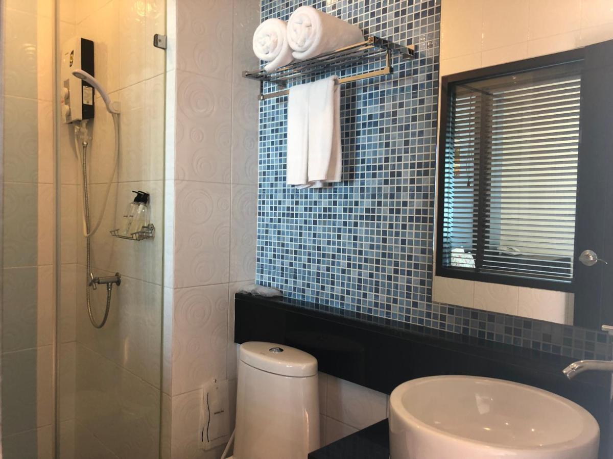 Taraplace Hotel Bangkok Bagian luar foto