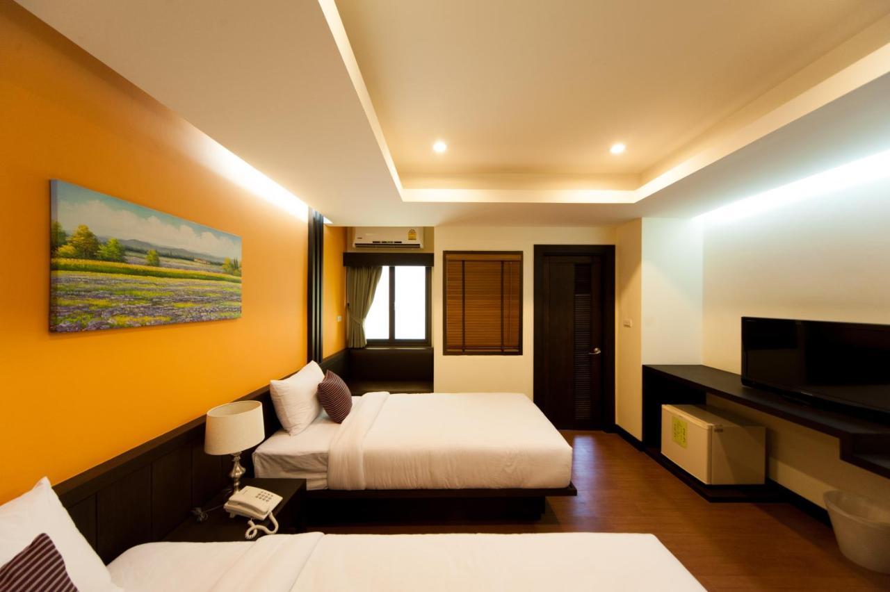 Taraplace Hotel Bangkok Bagian luar foto