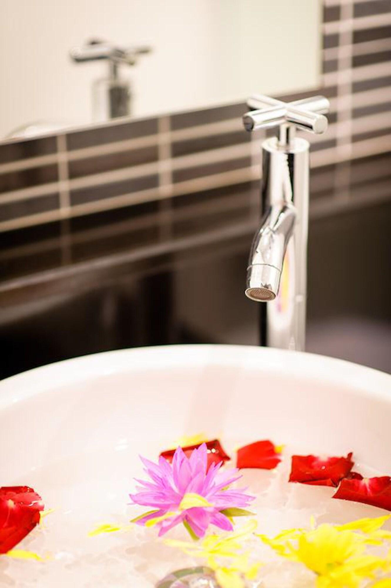 Taraplace Hotel Bangkok Bagian luar foto