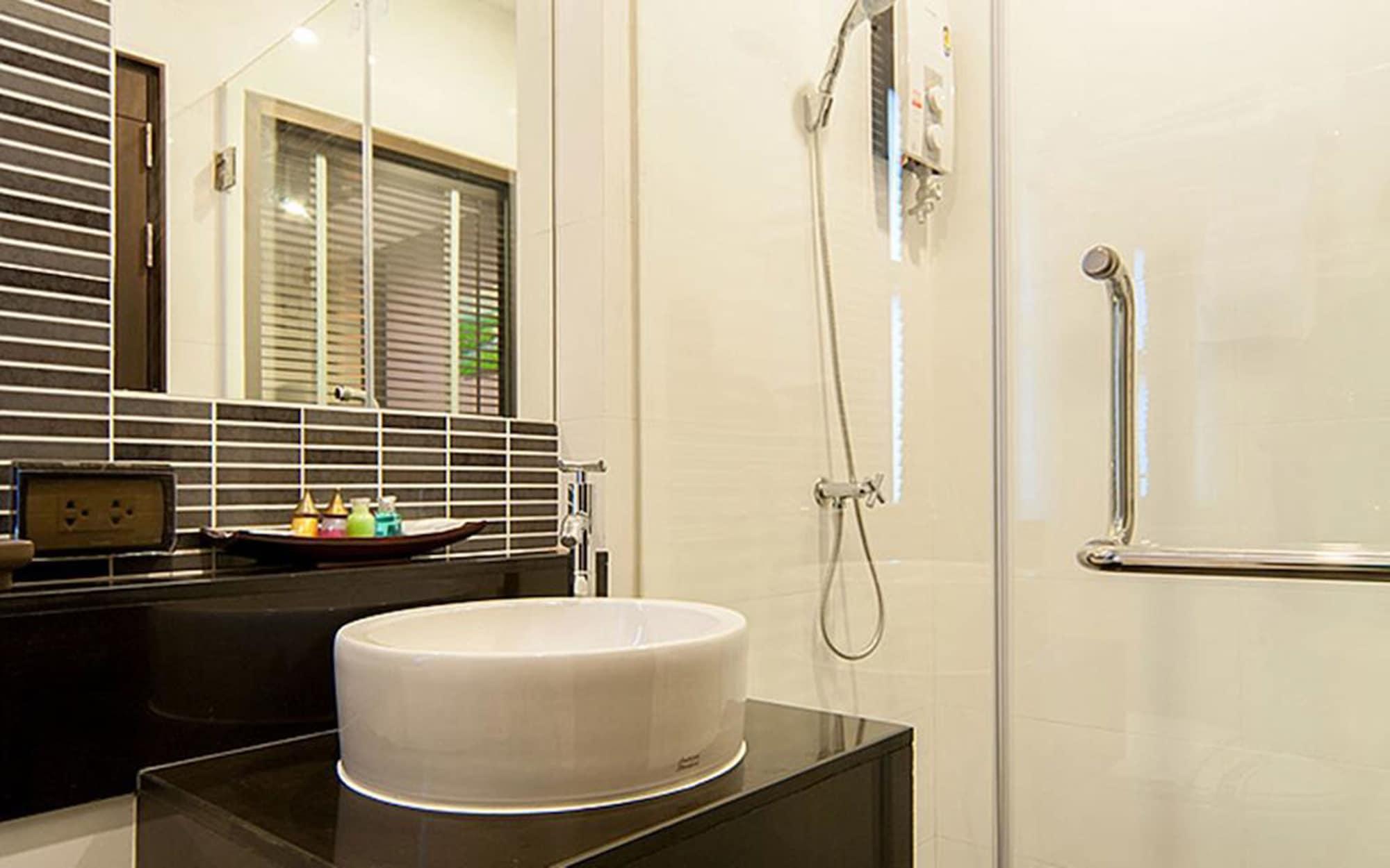 Taraplace Hotel Bangkok Bagian luar foto