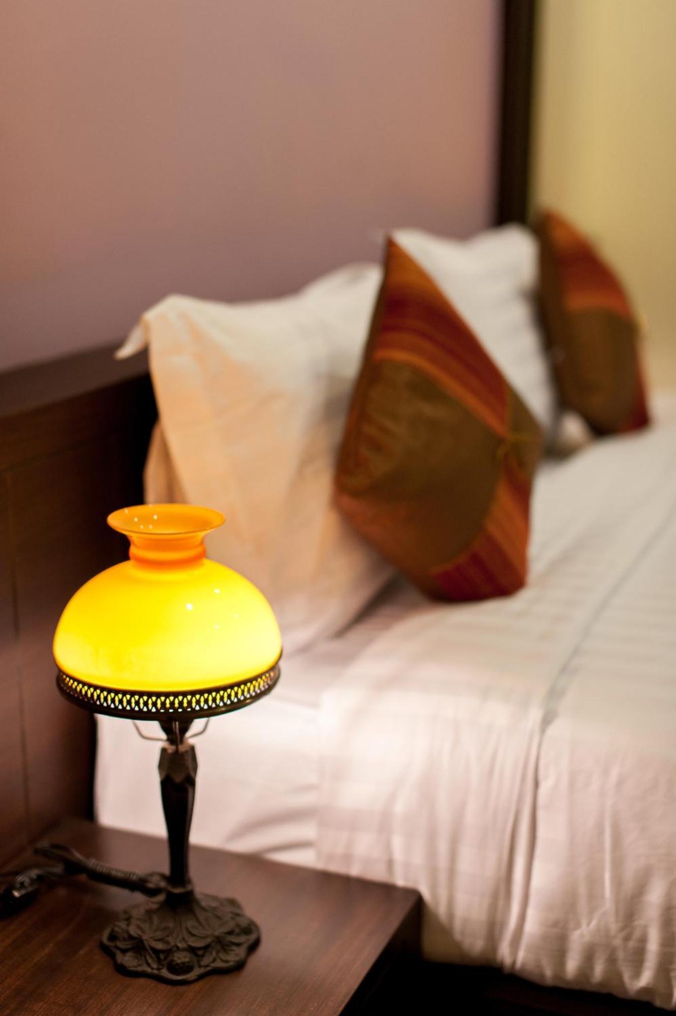Taraplace Hotel Bangkok Bagian luar foto