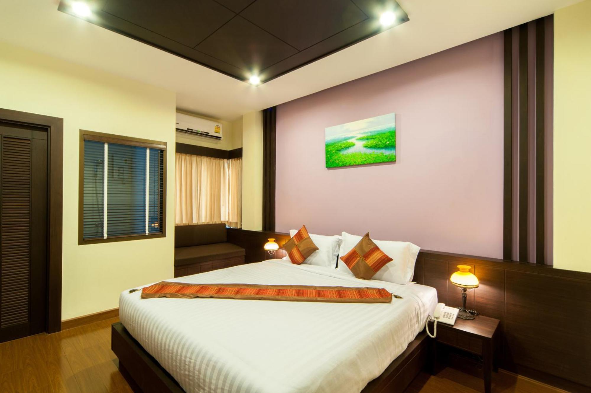 Taraplace Hotel Bangkok Bagian luar foto