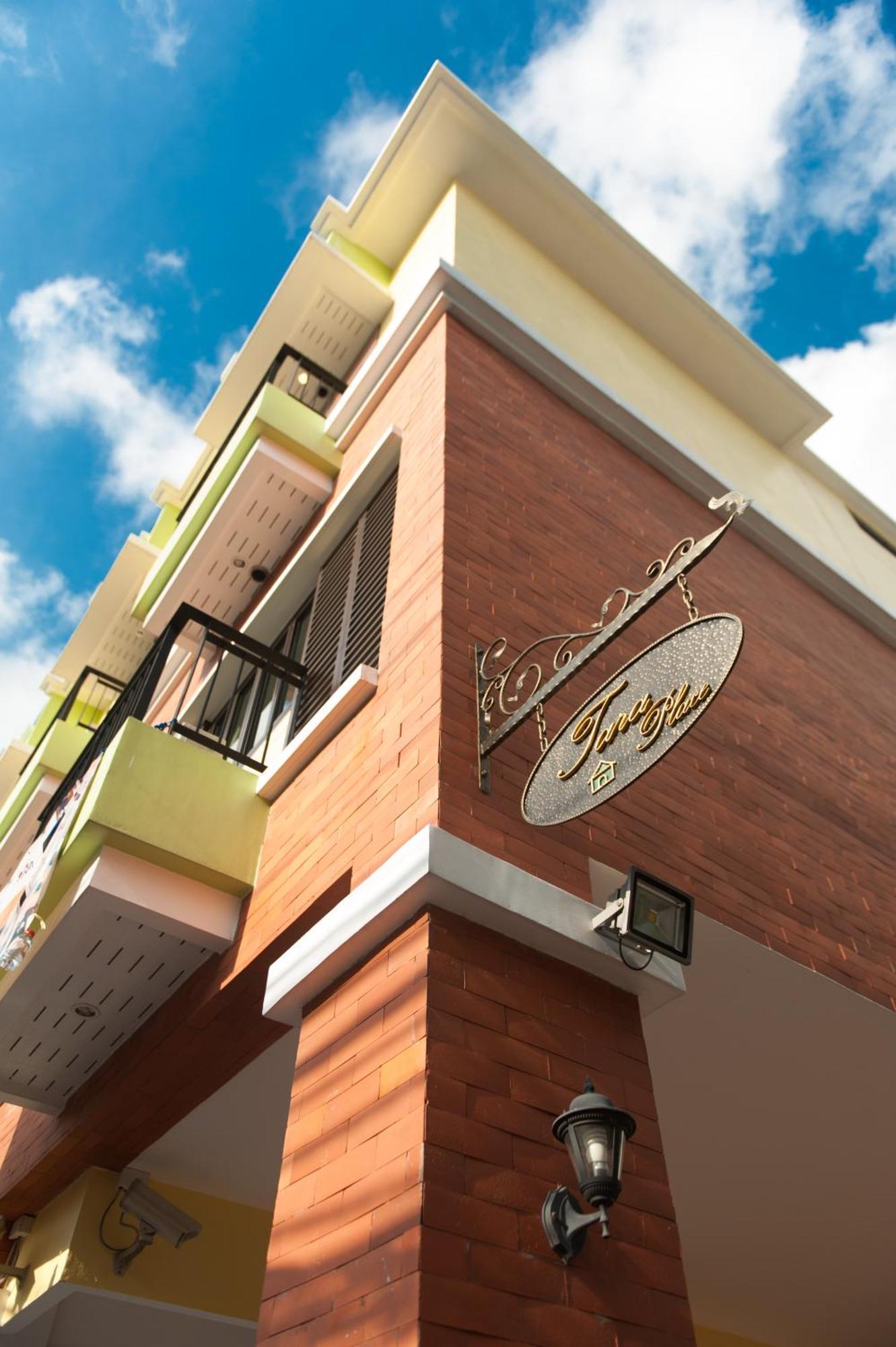Taraplace Hotel Bangkok Bagian luar foto