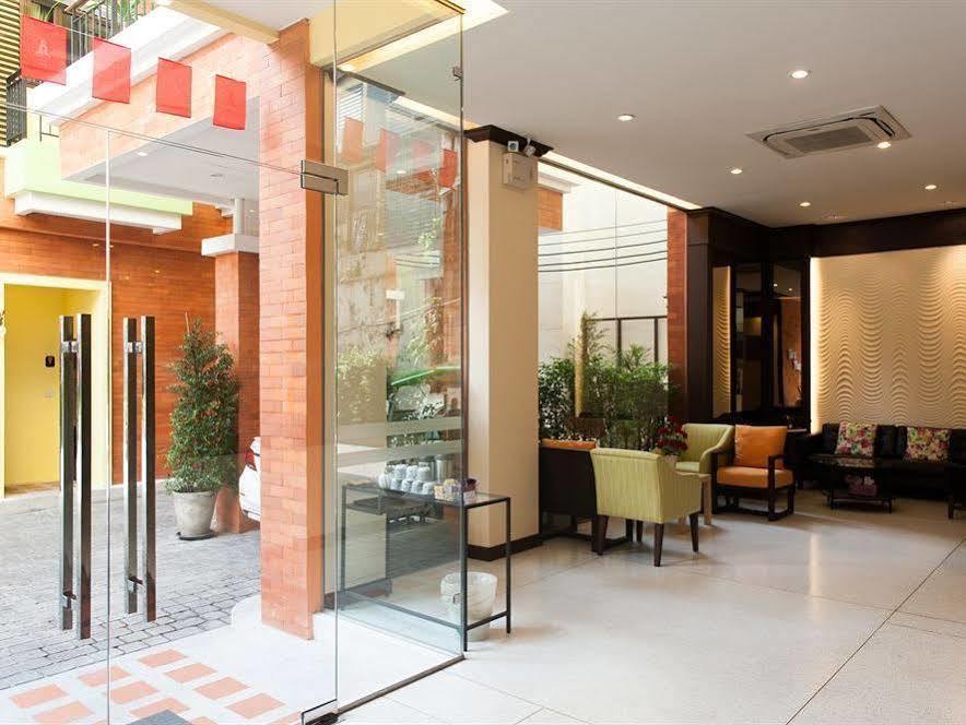 Taraplace Hotel Bangkok Bagian luar foto