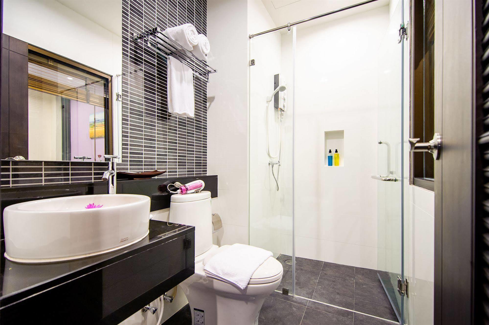 Taraplace Hotel Bangkok Bagian luar foto