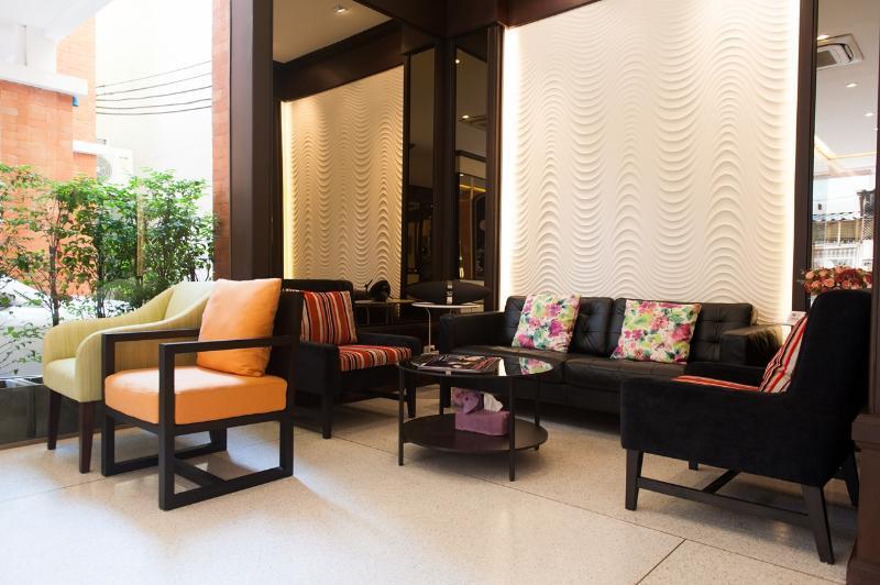 Taraplace Hotel Bangkok Bagian luar foto