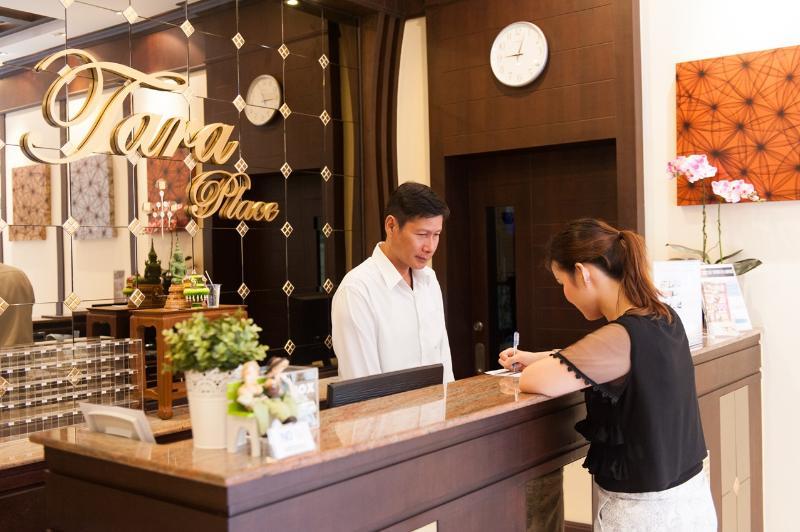 Taraplace Hotel Bangkok Bagian luar foto